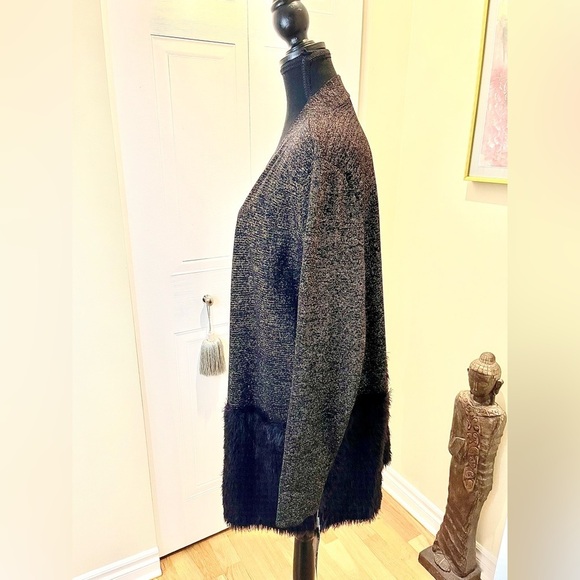🆕Alfani Prima  Luxe metallic gold/black knit w/faux fur btm panel cardigan ✨ - Picture 5 of 13